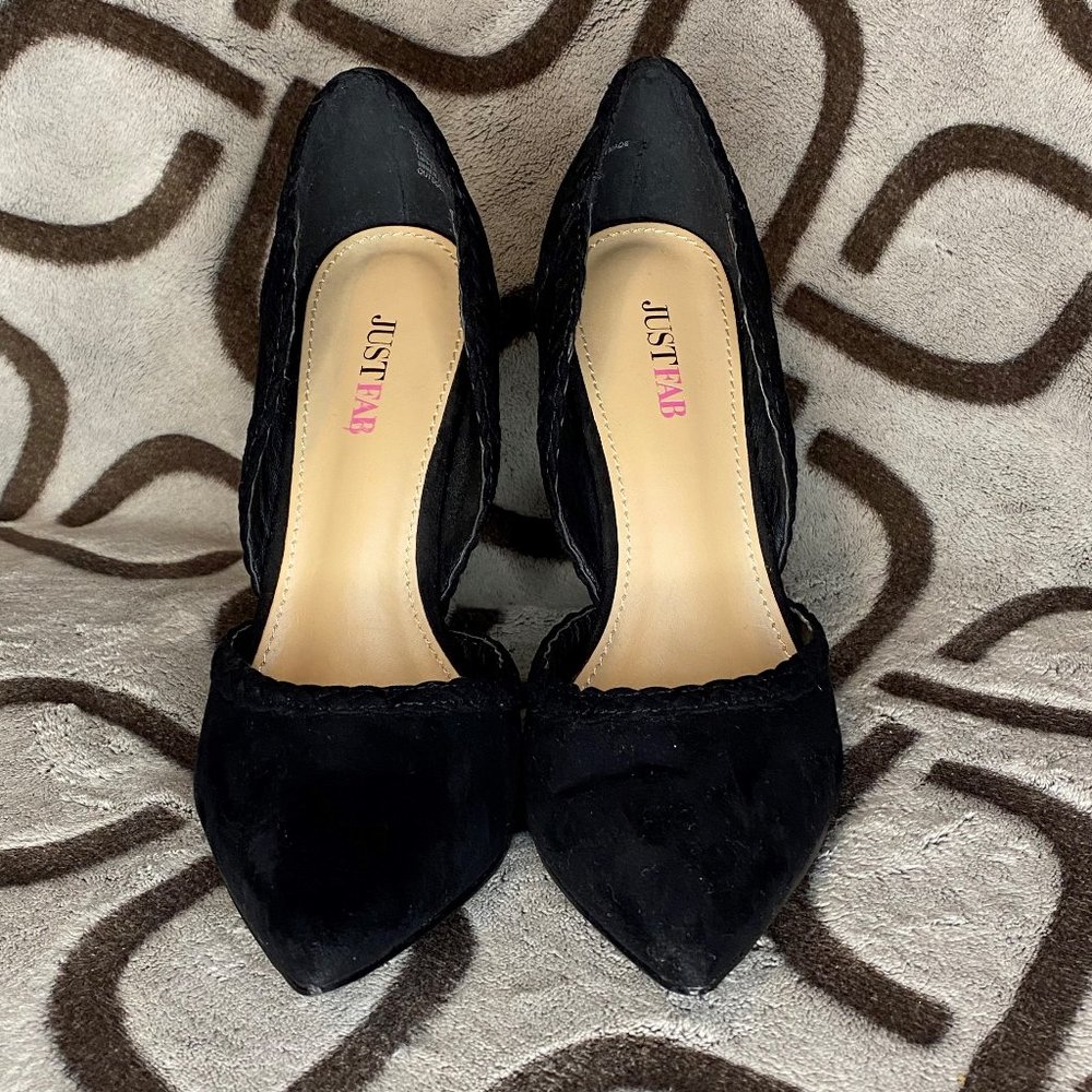 Adorable Black Suede Heels Size 7